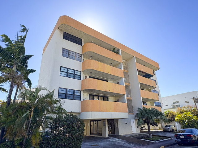 Edgewater Place Condo photo 2